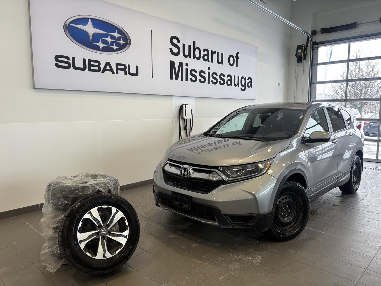 2018 Honda CR-V LX AWD   2 SETS OF TIRES/RIMS   CERTIFIED  CARPLAY Photo0
