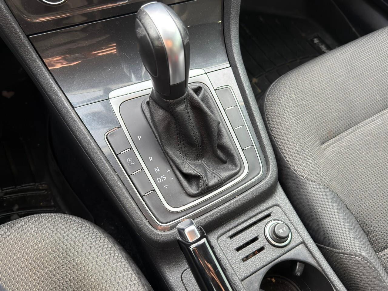 2021 Volkswagen Golf ComfortlineCERTIFIED AS-TRADED, ONE-OWNER, ACCIDEN Photo