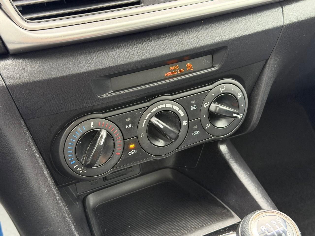 2017 Mazda MAZDA3 GXCERTIFIED AS-TRADED, ACCIDENT-FREE, FWD, MANUAL, Photo