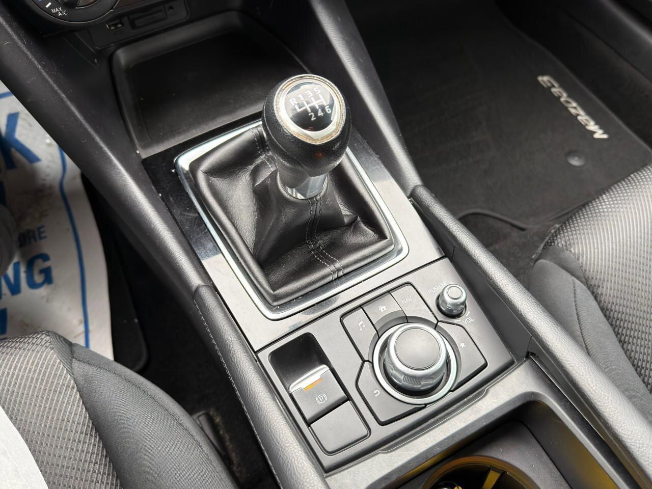 2017 Mazda MAZDA3 GXCERTIFIED AS-TRADED, ACCIDENT-FREE, FWD, MANUAL, Photo