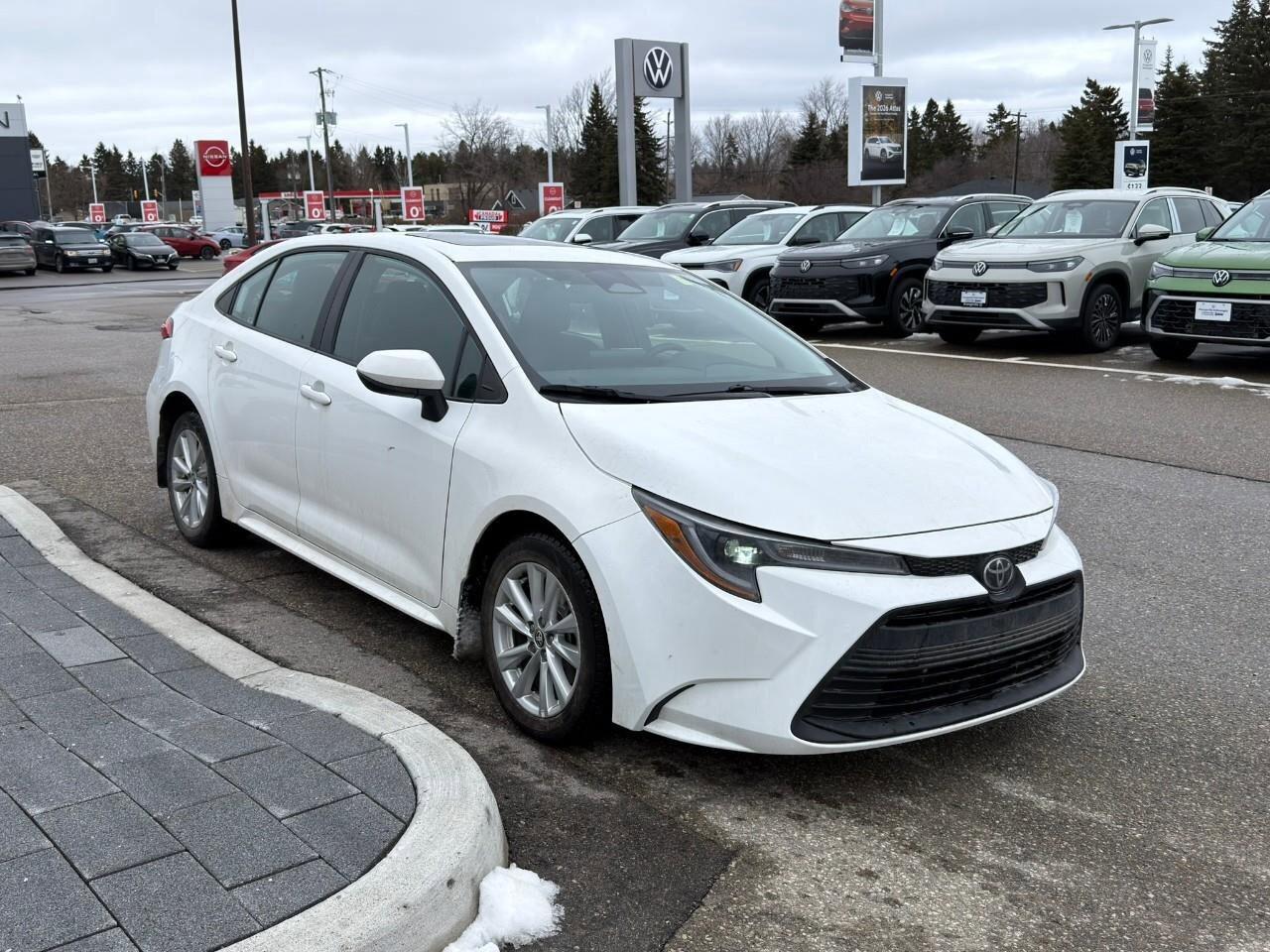 2023 Toyota Corolla LELE UPGRADE PACK, SUNROOF, ALLOY WHEELS, APPLE CA Photo