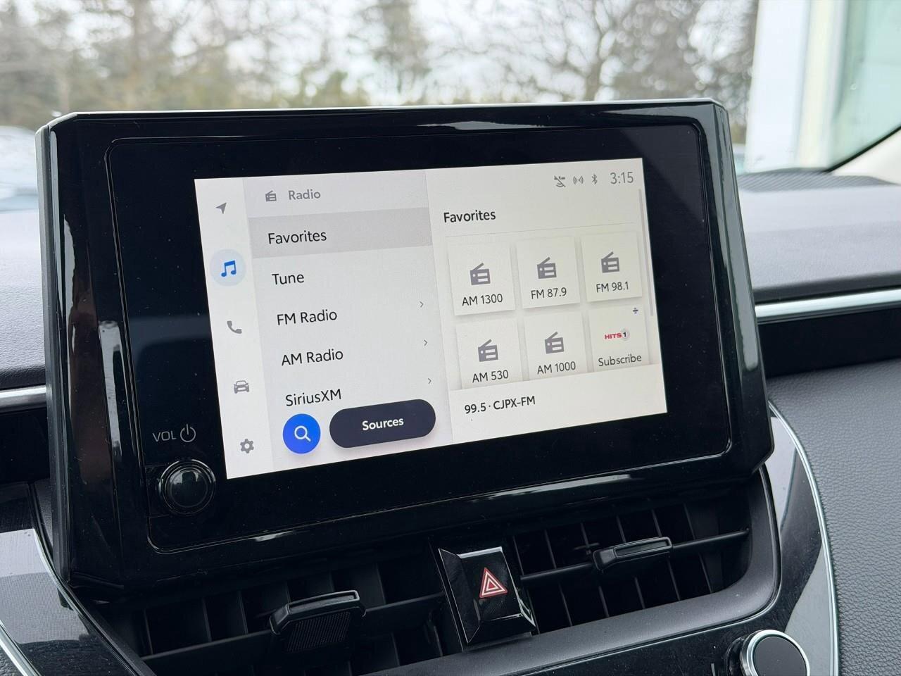 2023 Toyota Corolla LELE UPGRADE PACK, SUNROOF, ALLOY WHEELS, APPLE CA Photo