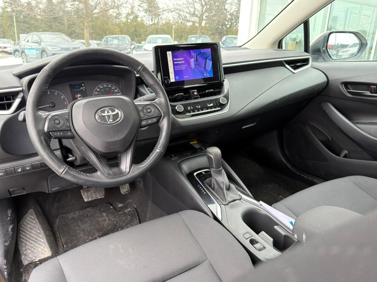 2023 Toyota Corolla LELE UPGRADE PACK, SUNROOF, ALLOY WHEELS, APPLE CA Photo