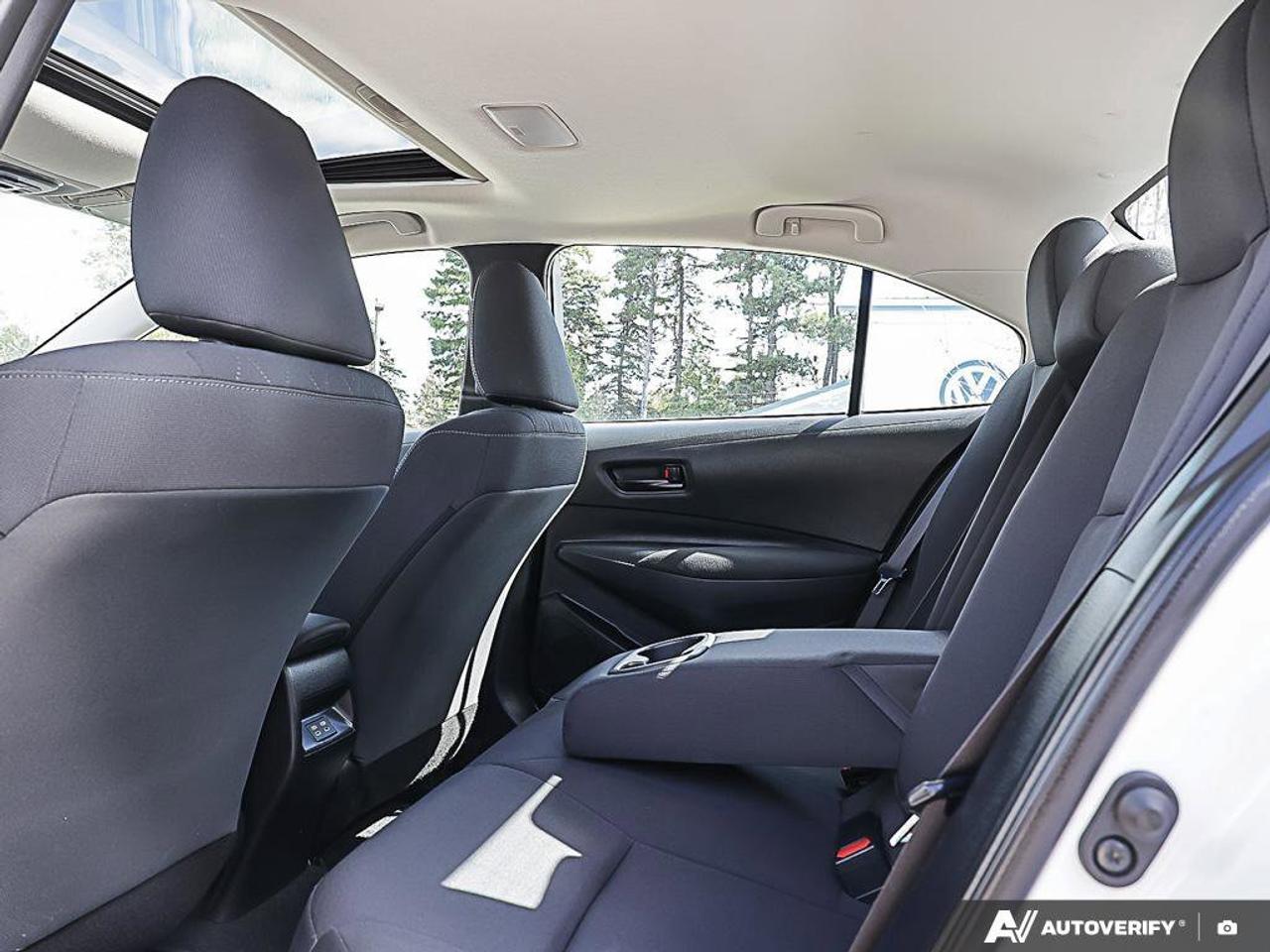2023 Toyota Corolla Le CvtLE UPGRADE PACK, SUNROOF, ALLOY WHEELS, APPL Photo