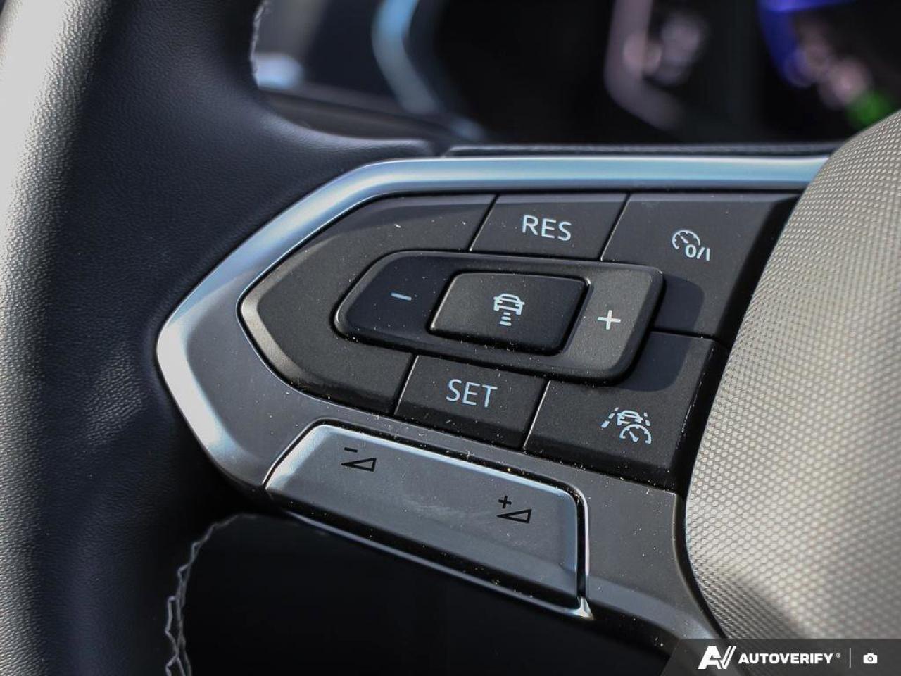 2022 Volkswagen Tiguan ComfortlineAWD, ACCIDENT-FREE, HTD SEATS, HTD WHEE Photo