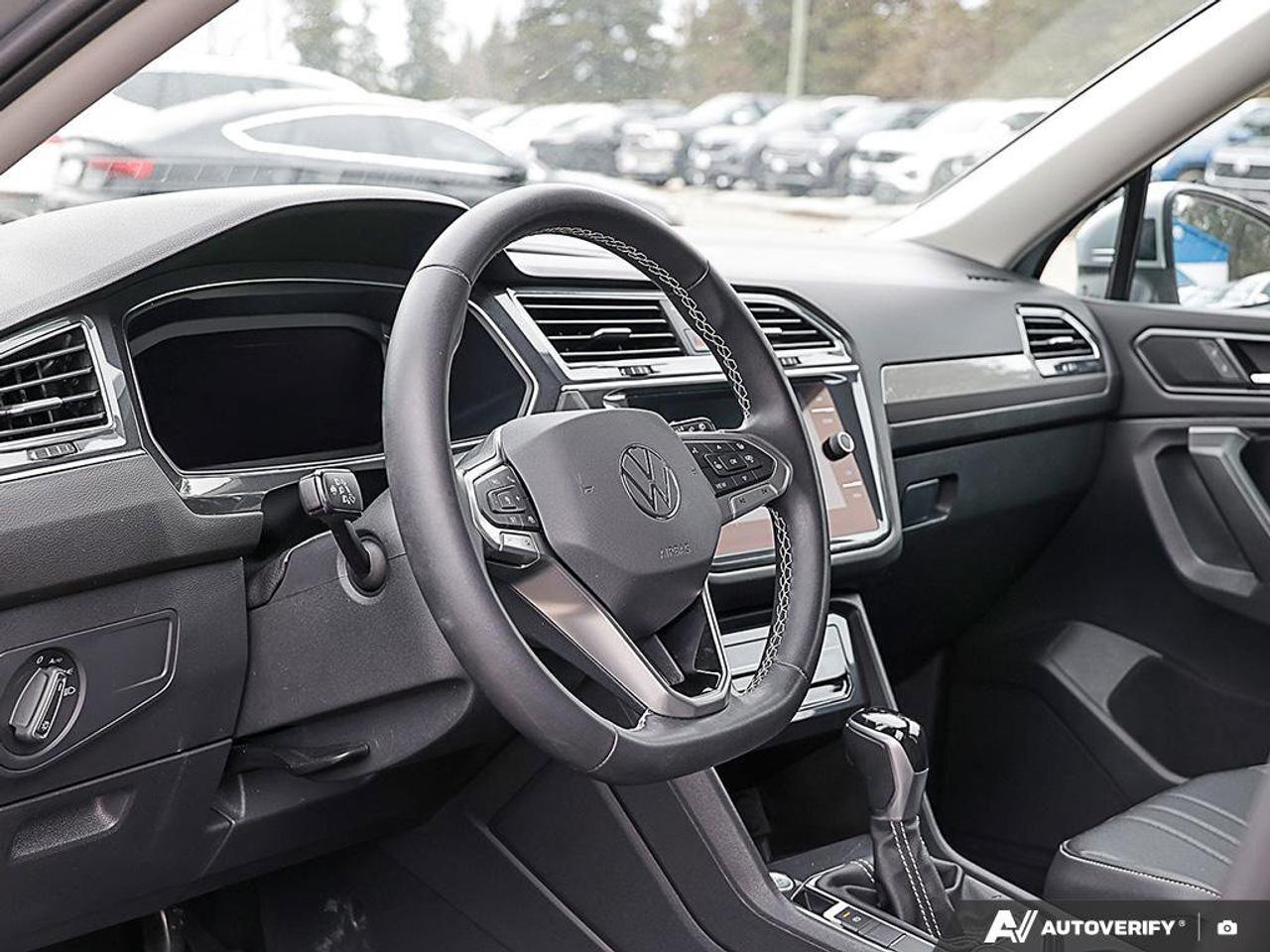 2022 Volkswagen Tiguan ComfortlineAWD, ACCIDENT-FREE, HTD SEATS, HTD WHEE Photo
