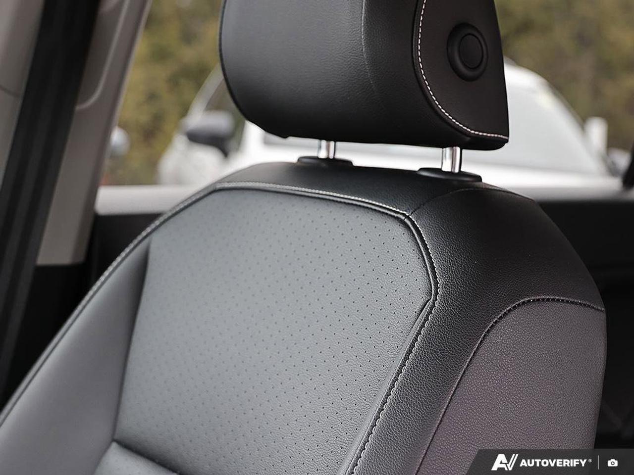 2022 Volkswagen Tiguan ComfortlineAWD, ACCIDENT-FREE, HTD SEATS, HTD WHEE Photo