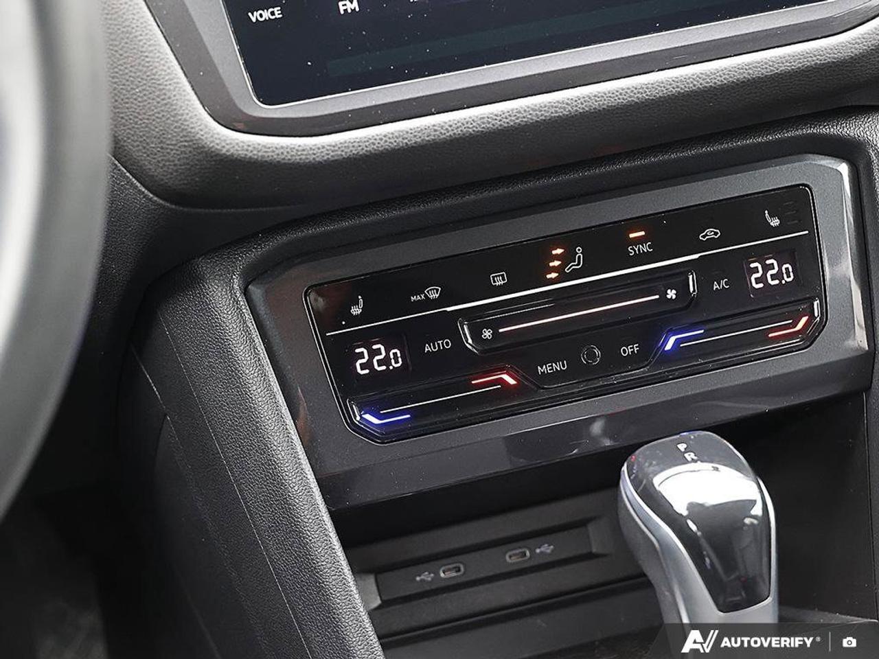 2022 Volkswagen Tiguan ComfortlineAWD, ACCIDENT-FREE, HTD SEATS, HTD WHEE Photo