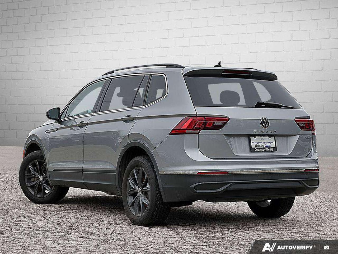 2022 Volkswagen Tiguan ComfortlineAWD, ACCIDENT-FREE, HTD SEATS, HTD WHEEL, APPLE CARPLAY, DIGITAL COCKPIT, BACKUP CAM Photo3