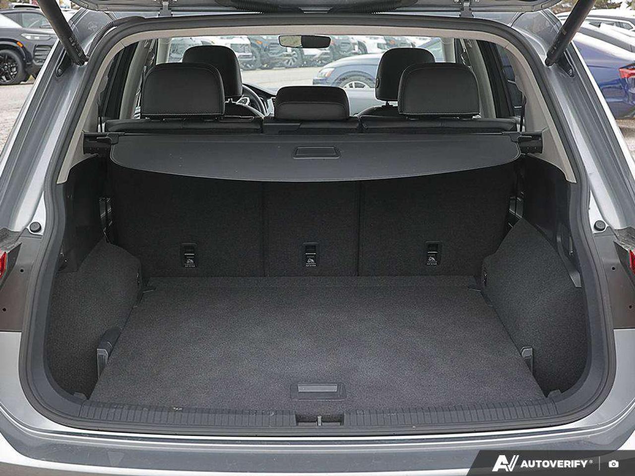 2022 Volkswagen Tiguan ComfortlineAWD, ACCIDENT-FREE, HTD SEATS, HTD WHEEL, APPLE CARPLAY, DIGITAL COCKPIT, BACKUP CAM Photo