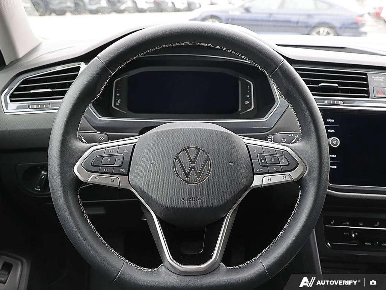 2022 Volkswagen Tiguan ComfortlineAWD, ACCIDENT-FREE, HTD SEATS, HTD WHEEL, APPLE CARPLAY, DIGITAL COCKPIT, BACKUP CAM Photo