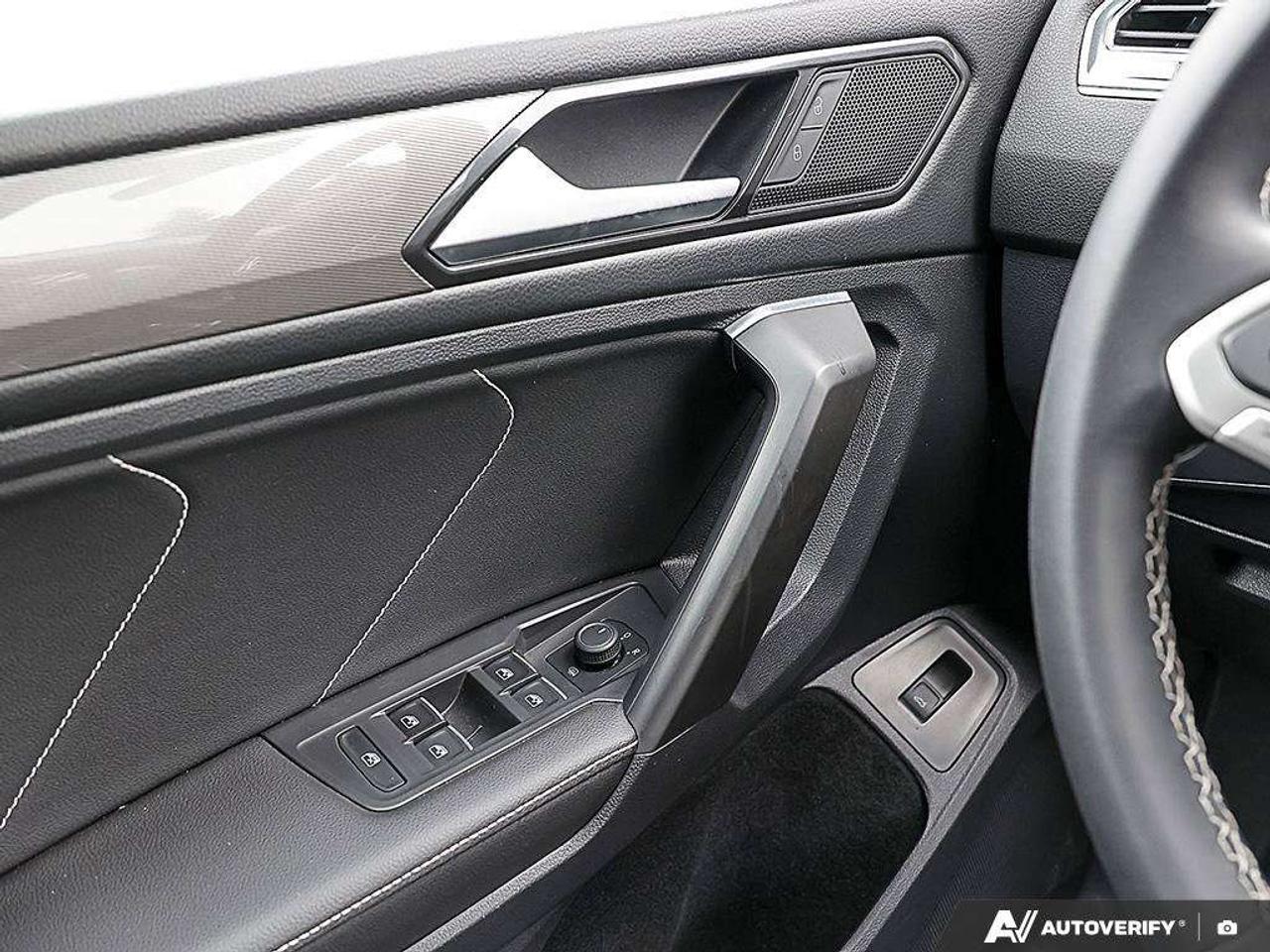 2022 Volkswagen Tiguan ComfortlineAWD, ACCIDENT-FREE, HTD SEATS, HTD WHEEL, APPLE CARPLAY, DIGITAL COCKPIT, BACKUP CAM Photo