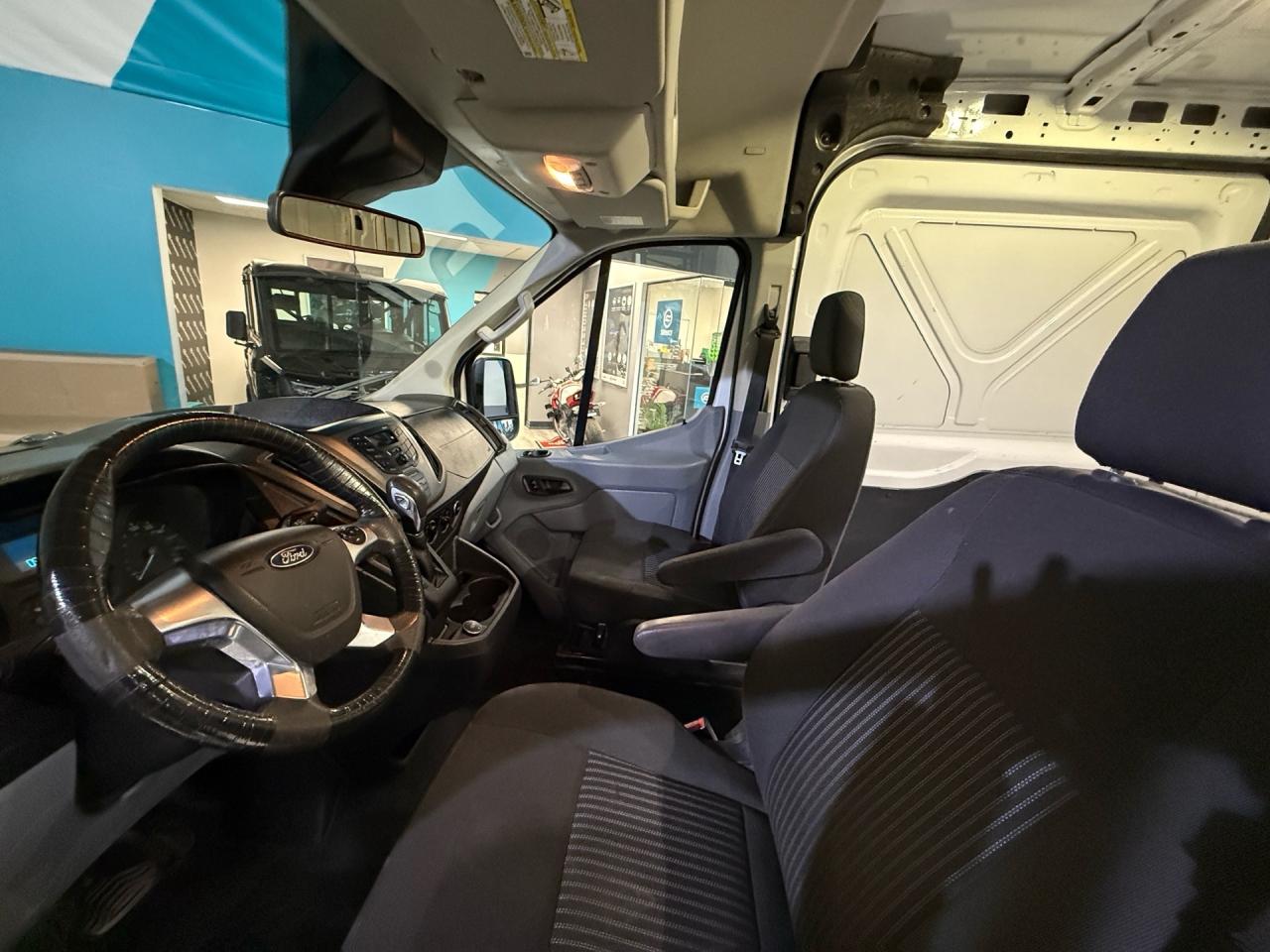 2018 Ford Transit Cargo Van T-350 148 MEDIUM ROOF   SERVICE HISTORY   CAMERA Photo