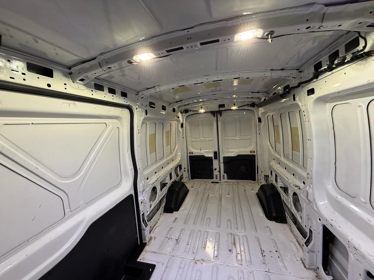 2018 Ford Transit Cargo Van T-350 148 MEDIUM ROOF   SERVICE HISTORY   CAMERA Photo