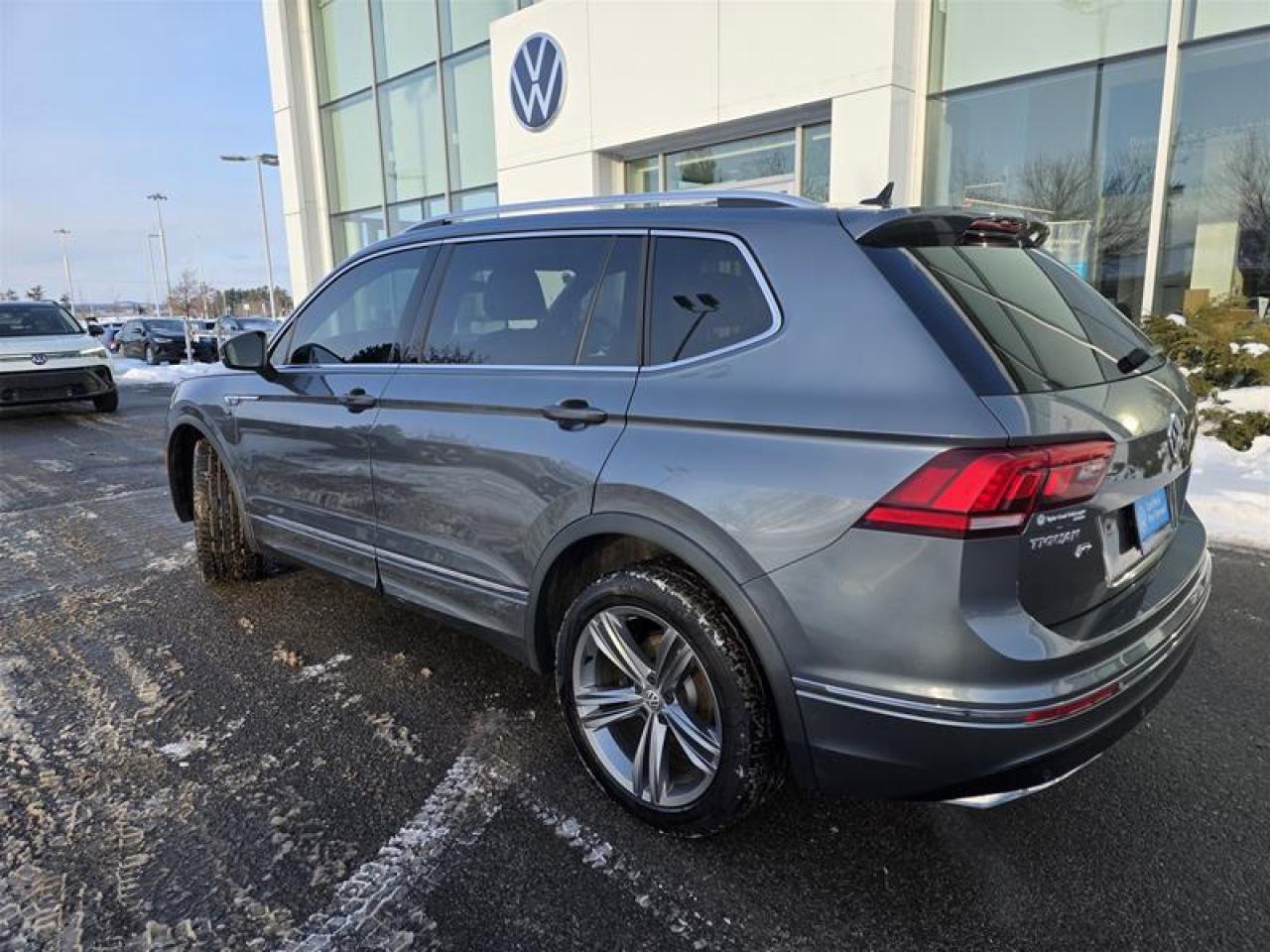 2018 Volkswagen Tiguan Highline 2.0T 8sp at w/Tip 4M Photo