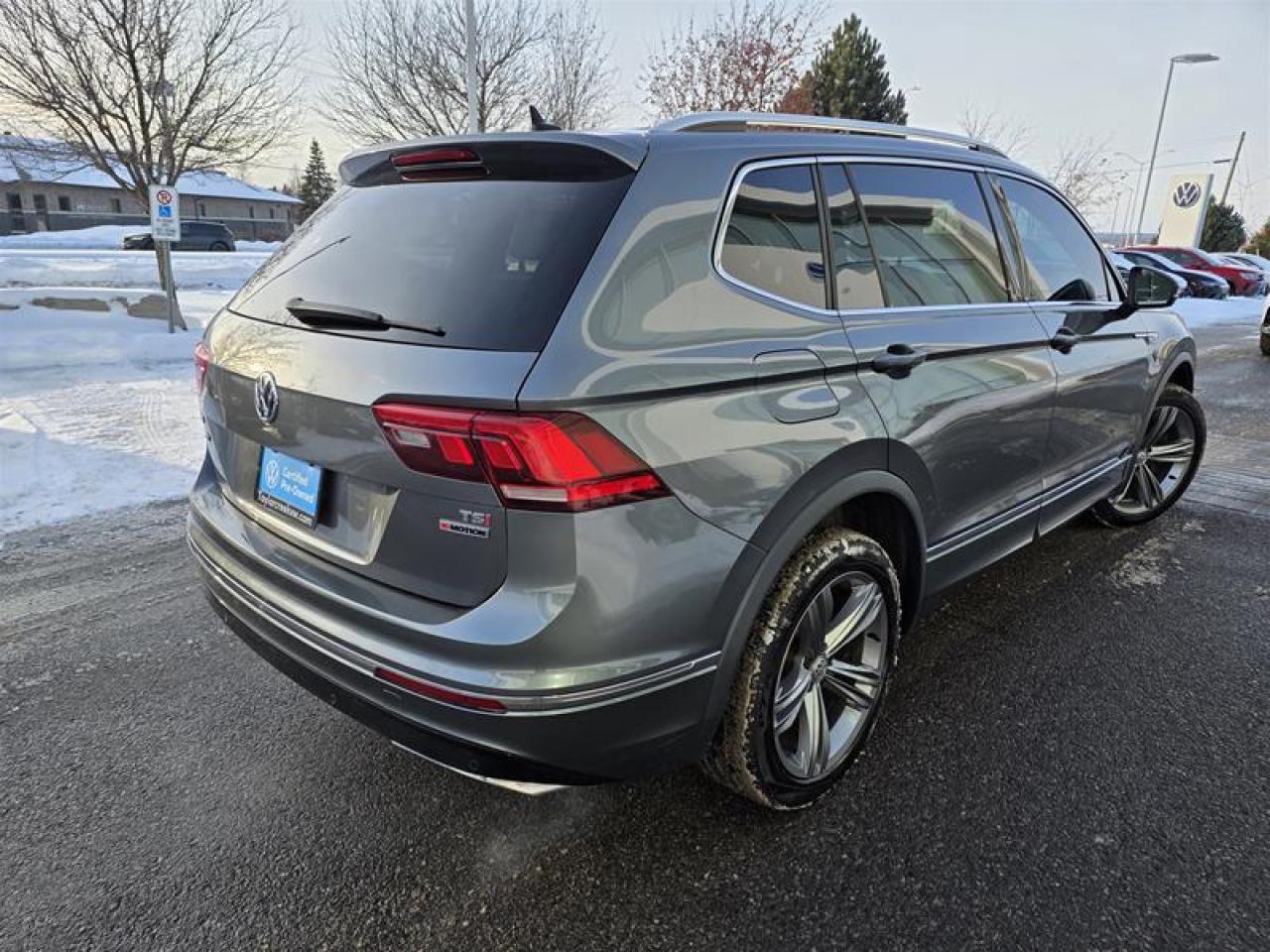 2018 Volkswagen Tiguan Highline 2.0T 8sp at w/Tip 4M Photo