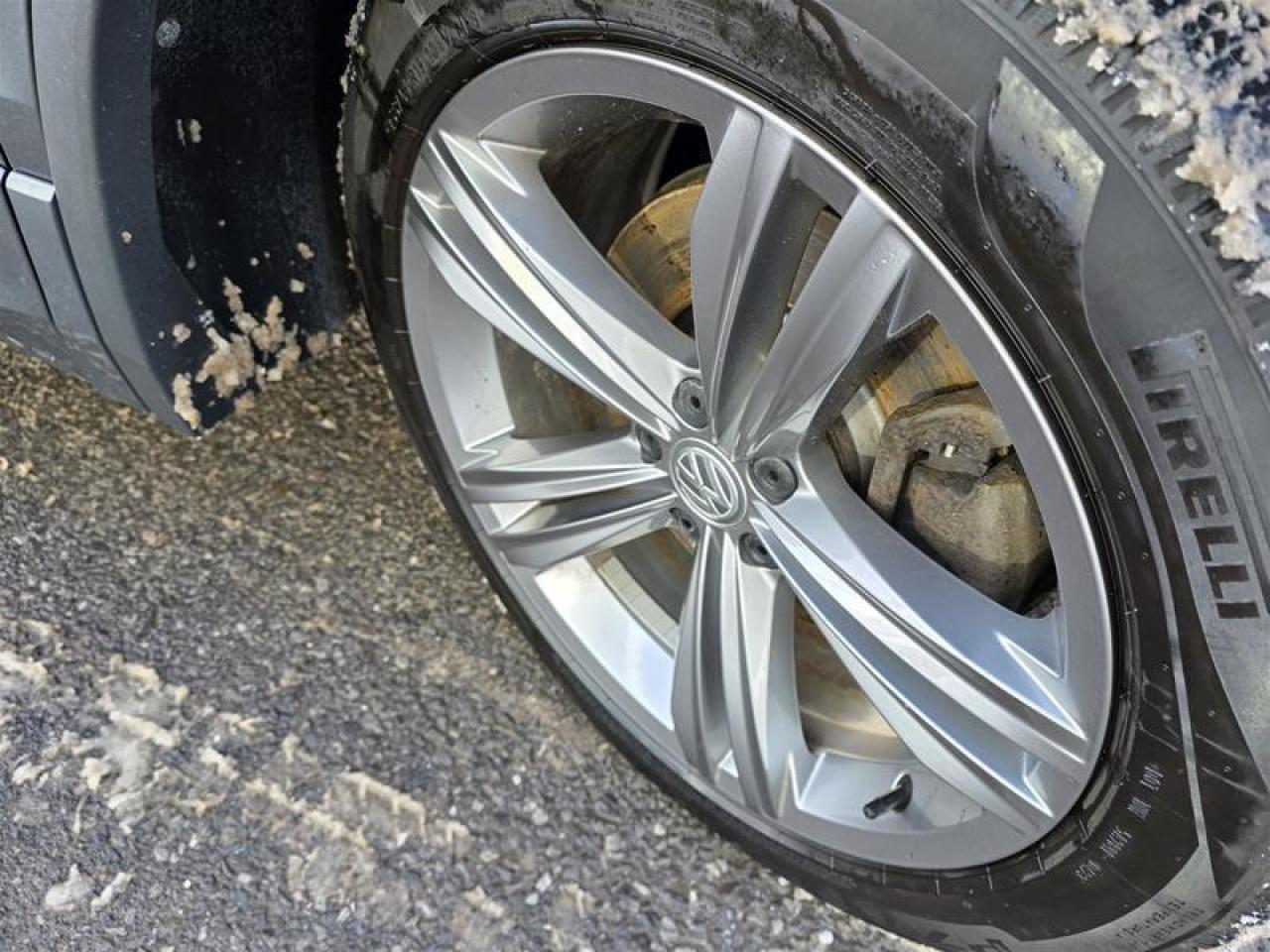 2018 Volkswagen Tiguan Highline 2.0T 8sp at w/Tip 4M Photo