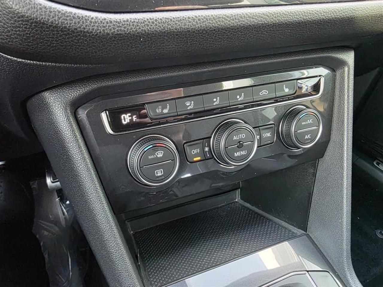 2018 Volkswagen Tiguan Highline 2.0T 8sp at w/Tip 4M Photo