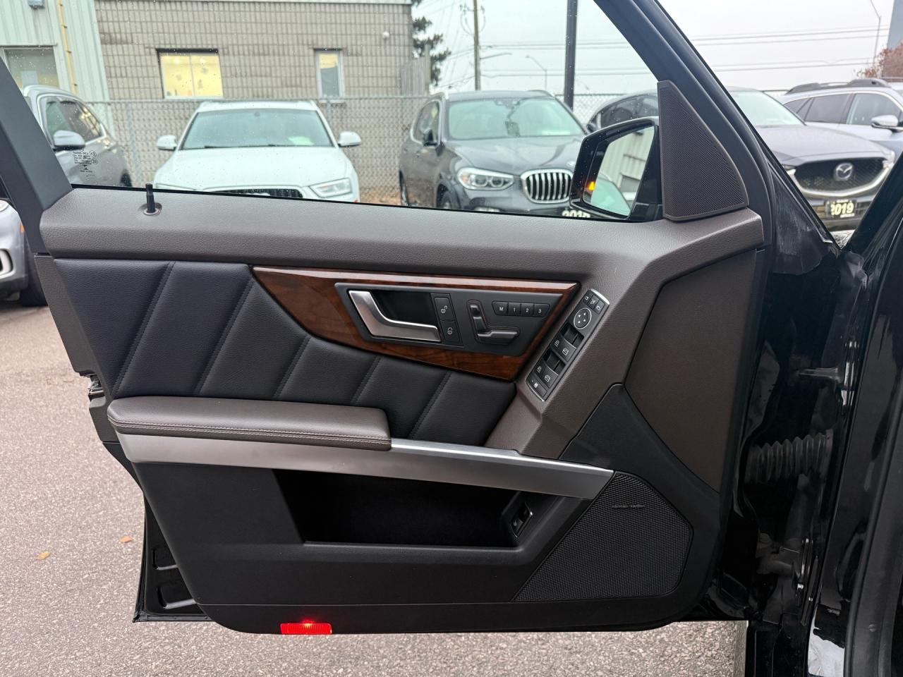 2015 Mercedes-Benz GLK-Class 4MATIC GLK 350  AMG Pkg ACCIDENT FREE 1-OWNER CERT Photo