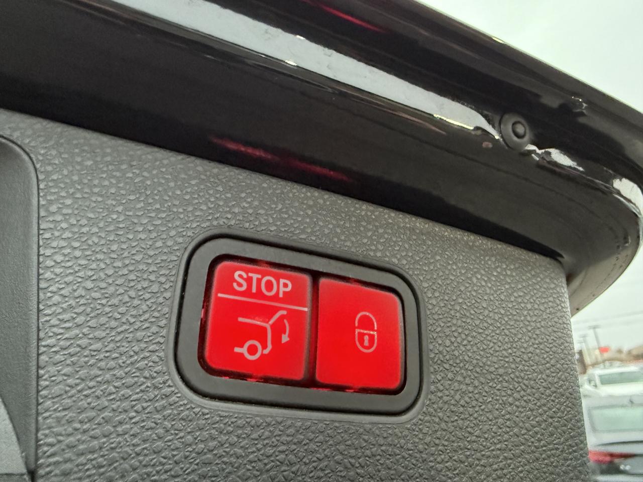 2015 Mercedes-Benz GLK-Class 4MATIC GLK 350  AMG Pkg ACCIDENT FREE 1-OWNER CERT Photo