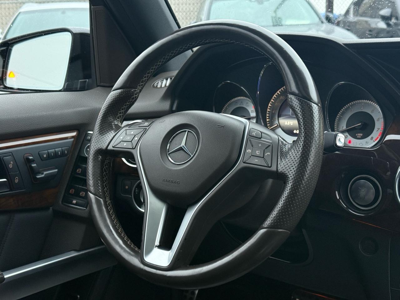 2015 Mercedes-Benz GLK-Class 4MATIC GLK 350  AMG Pkg ACCIDENT FREE 1-OWNER CERT Photo