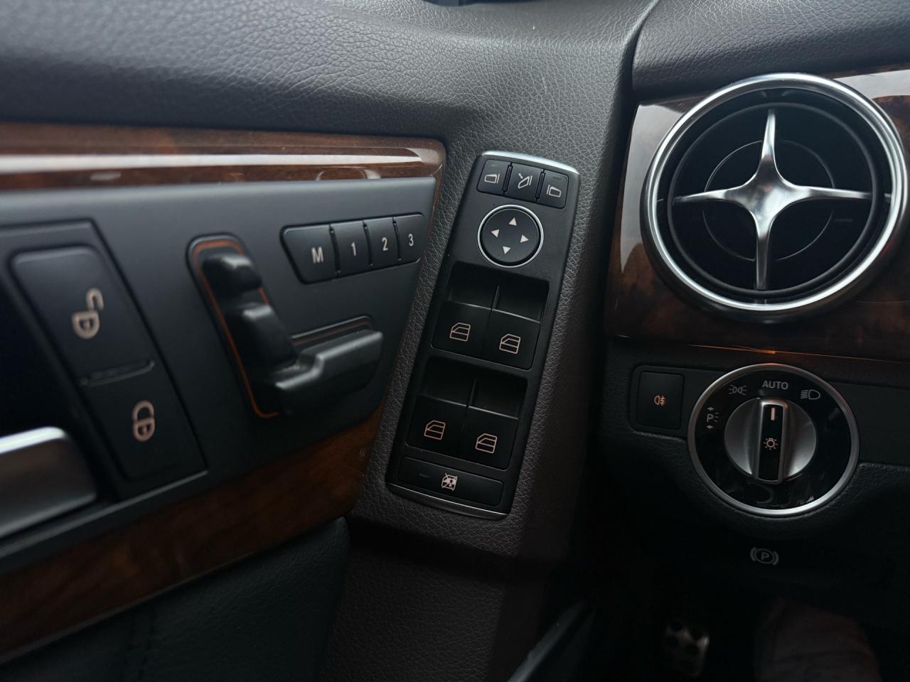 2015 Mercedes-Benz GLK-Class 4MATIC GLK 350  AMG Pkg ACCIDENT FREE 1-OWNER CERT Photo