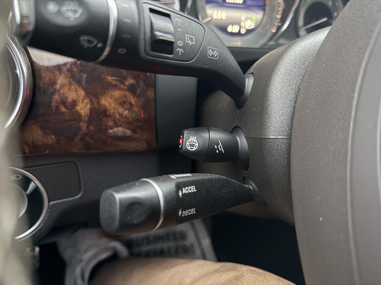 2015 Mercedes-Benz GLK-Class 4MATIC GLK 350  AMG Pkg ACCIDENT FREE 1-OWNER CERT Photo