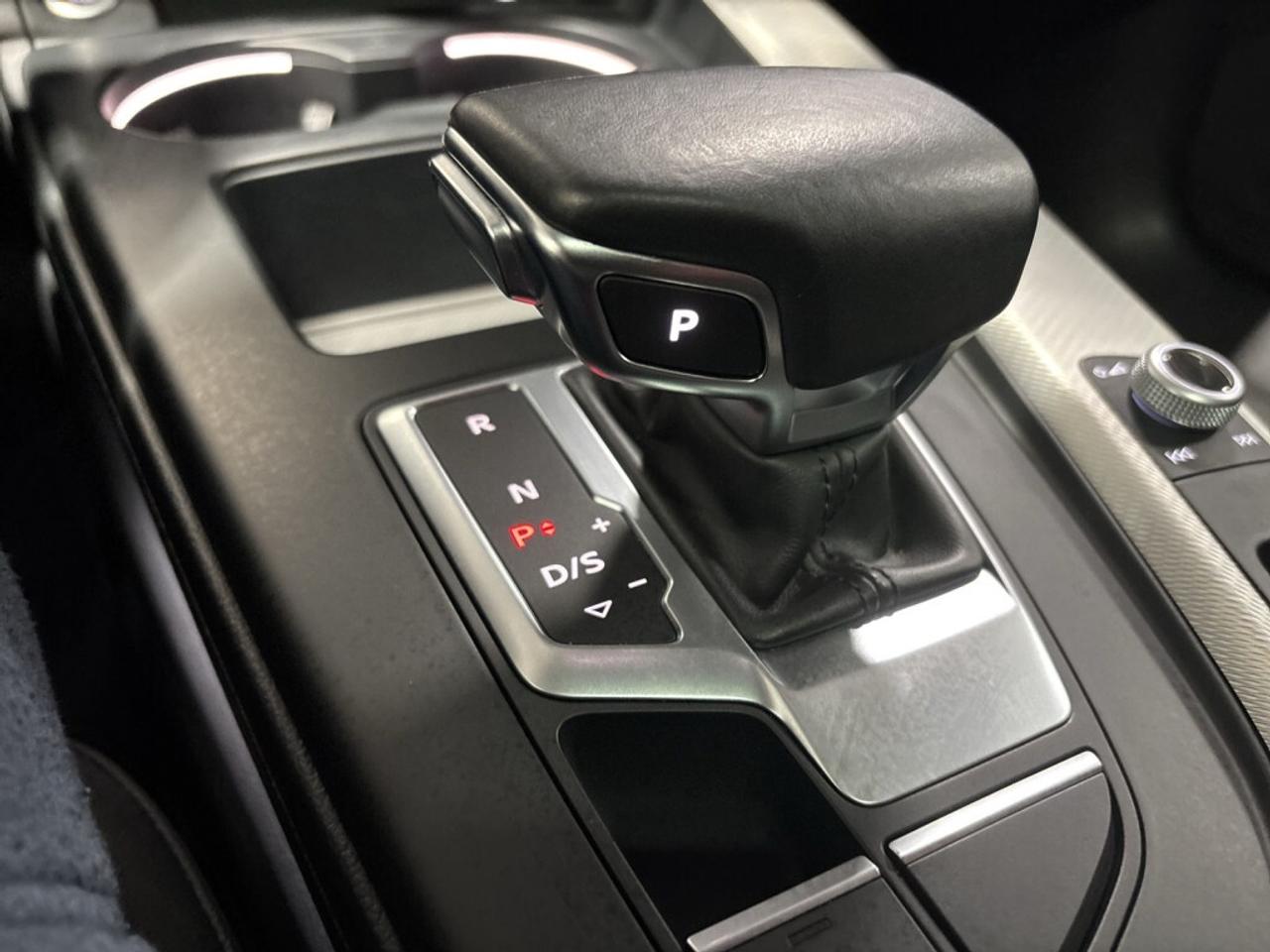 2020 Audi A5 Progressiv S Line / Leather / NAV / Sunroof / Clea Photo