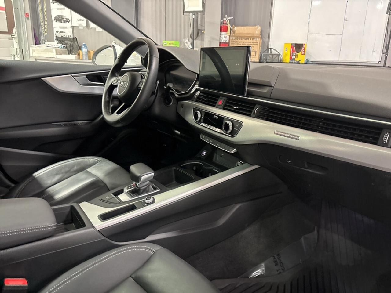 2020 Audi A5 Progressiv S Line / Leather / NAV / Sunroof / Clea Photo