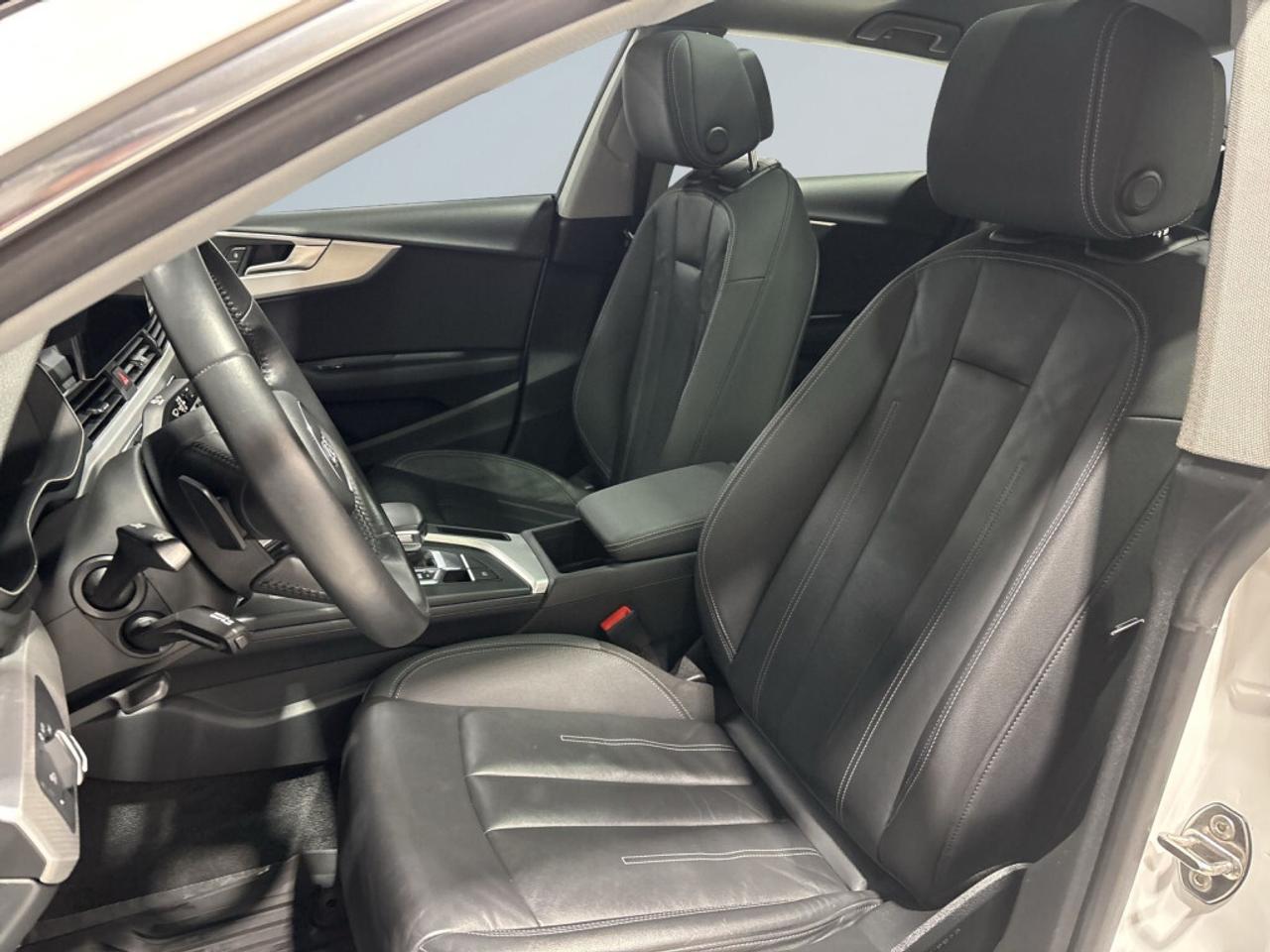 2020 Audi A5 Progressiv S Line / Leather / NAV / Sunroof / Clea Photo