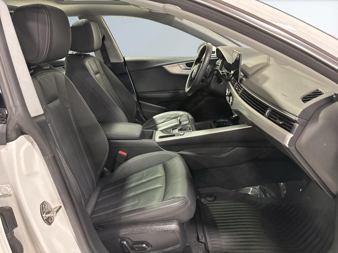 2020 Audi A5 Progressiv S Line / Leather / NAV / Sunroof / Clea Photo