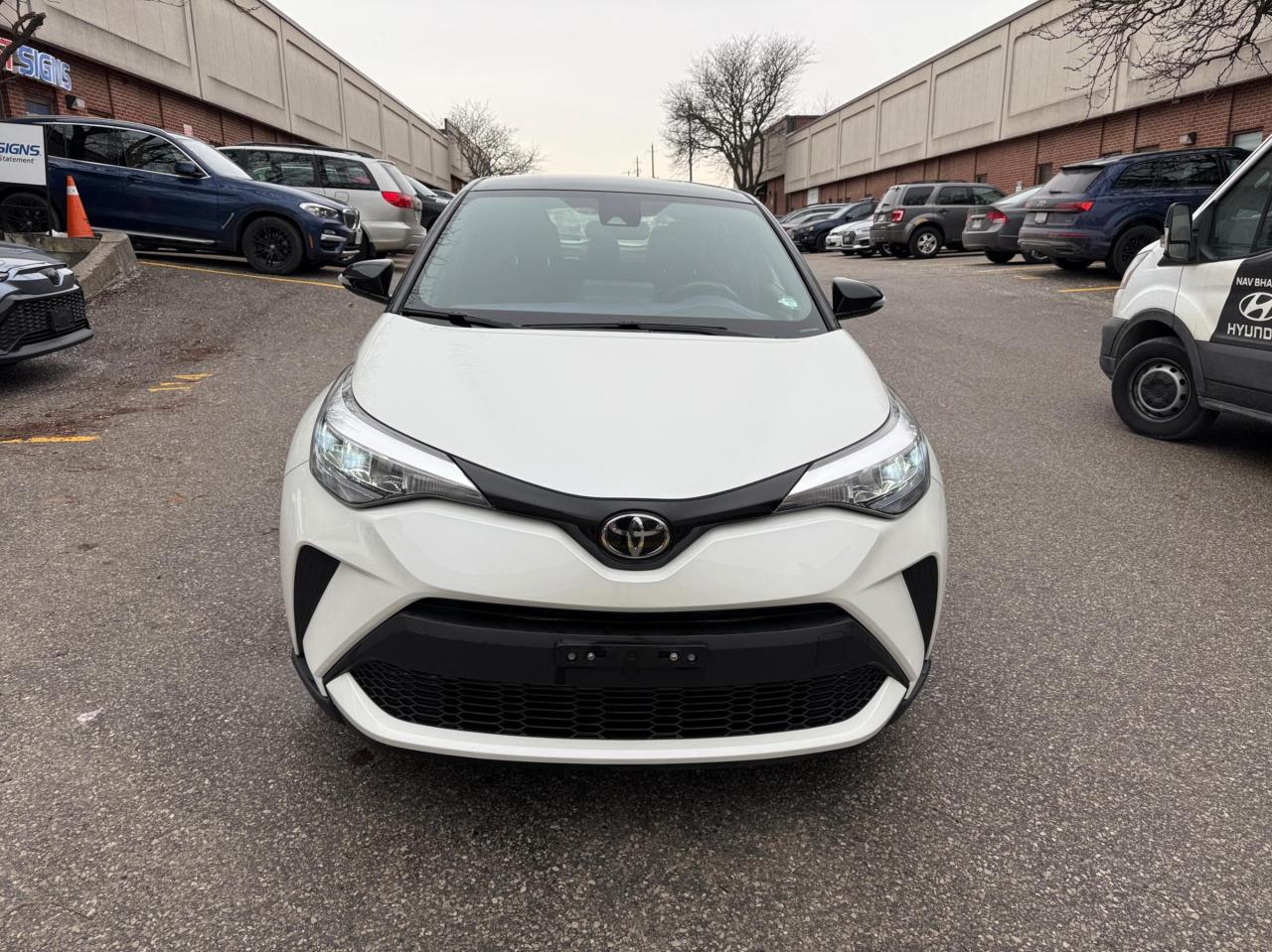 2021 Toyota C-HR XLE PREMIUM, ONE OWNER Photo