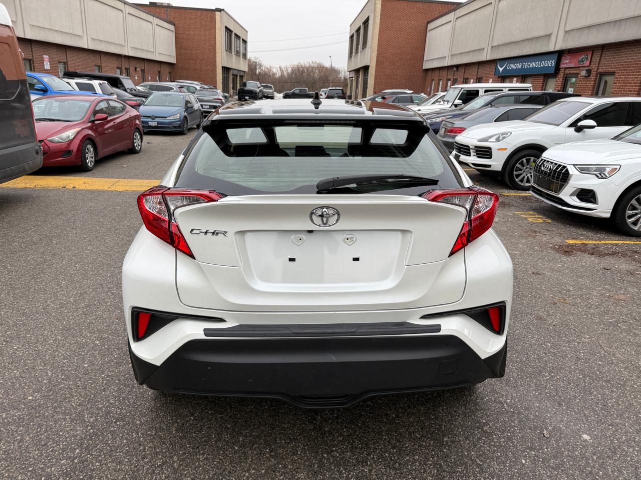 2021 Toyota C-HR XLE PREMIUM, ONE OWNER Photo