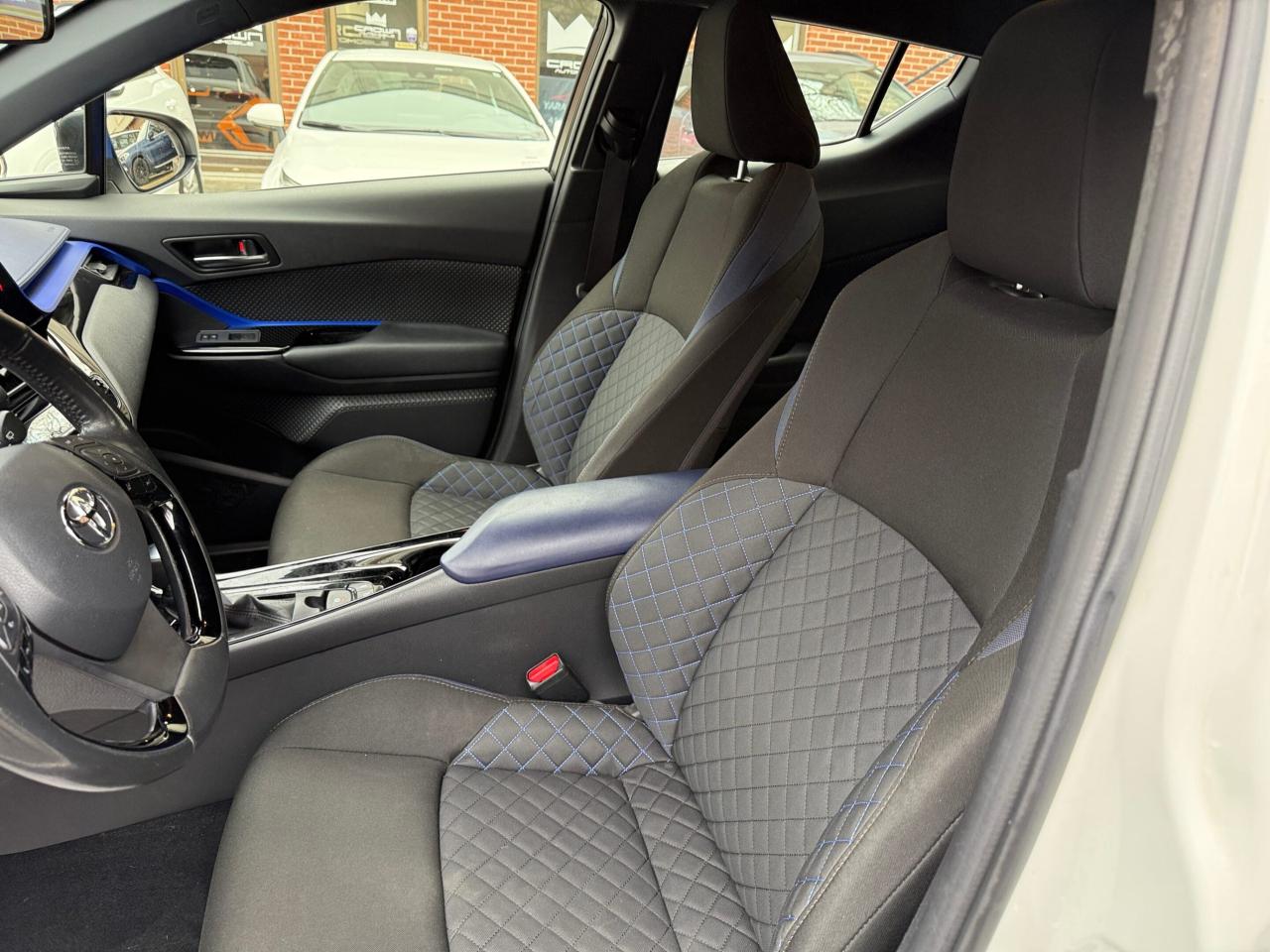 2021 Toyota C-HR XLE PREMIUM, ONE OWNER Photo