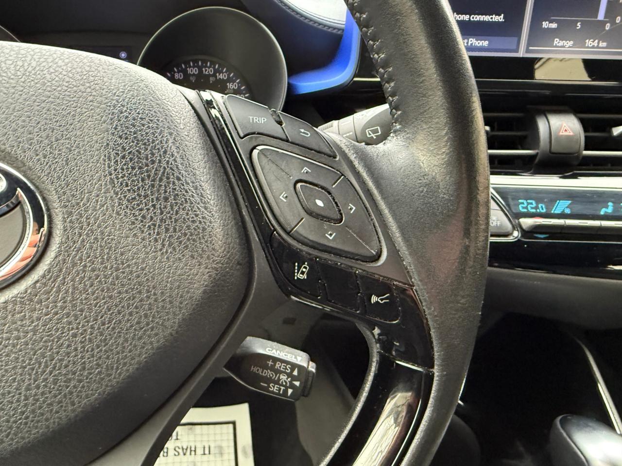 2021 Toyota C-HR XLE PREMIUM, ONE OWNER Photo