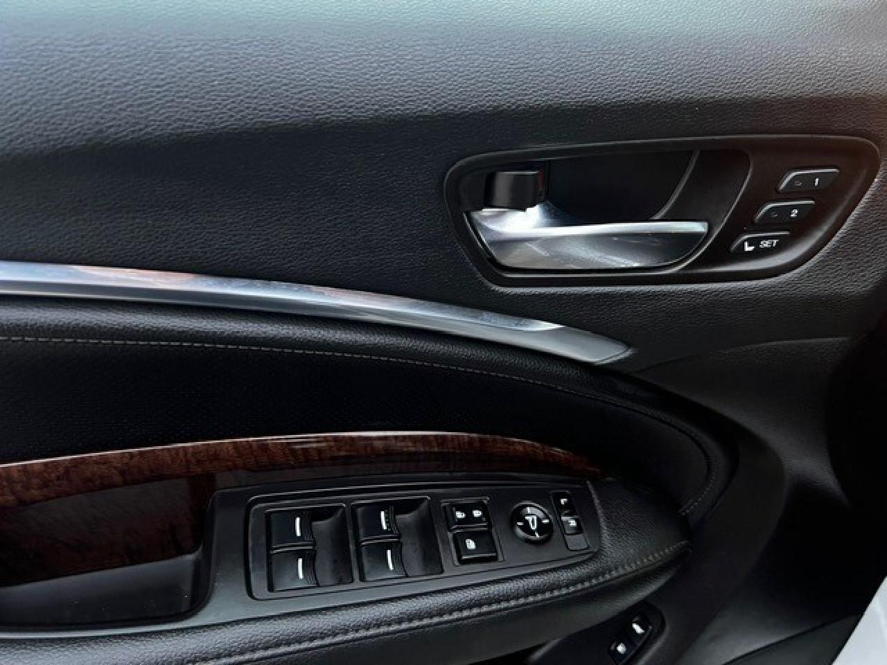 2020 Acura MDX Tech SH-AWD Photo