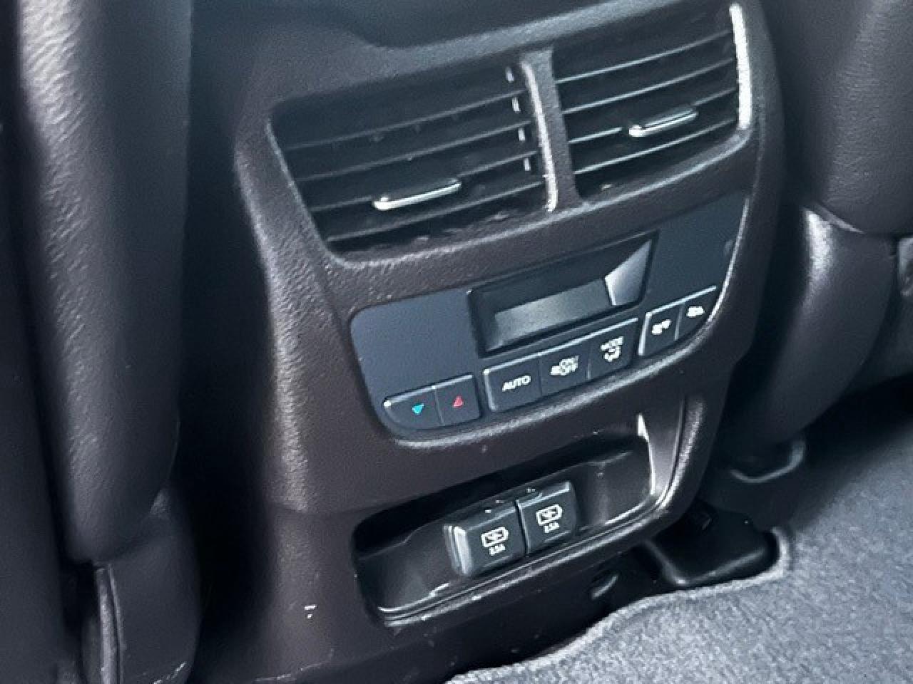 2020 Acura MDX Tech SH-AWD Photo