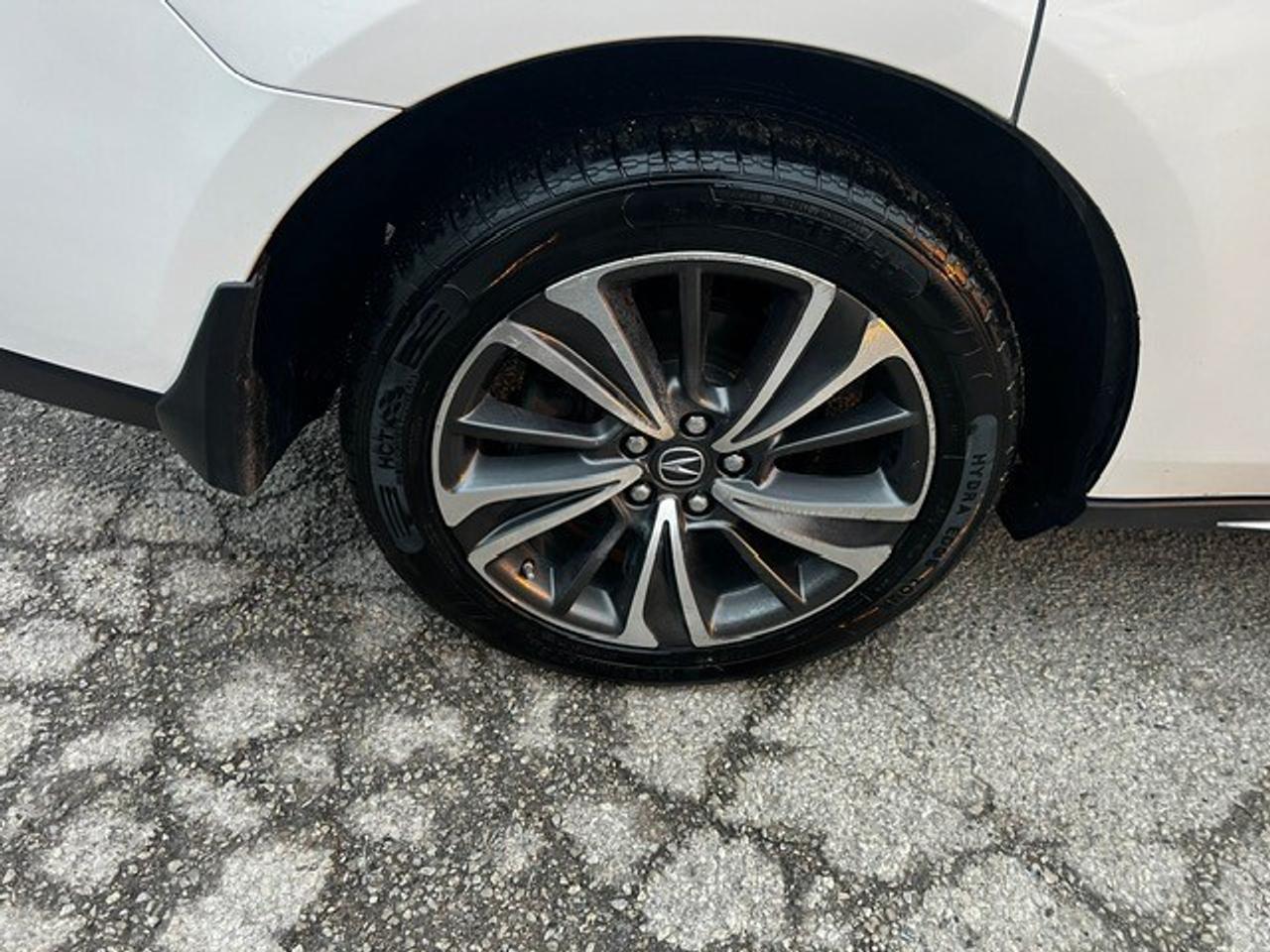 2020 Acura MDX Tech SH-AWD Photo