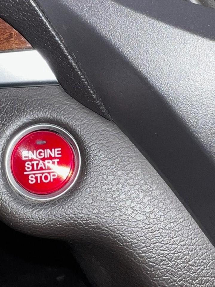 2020 Acura MDX Tech SH-AWD Photo