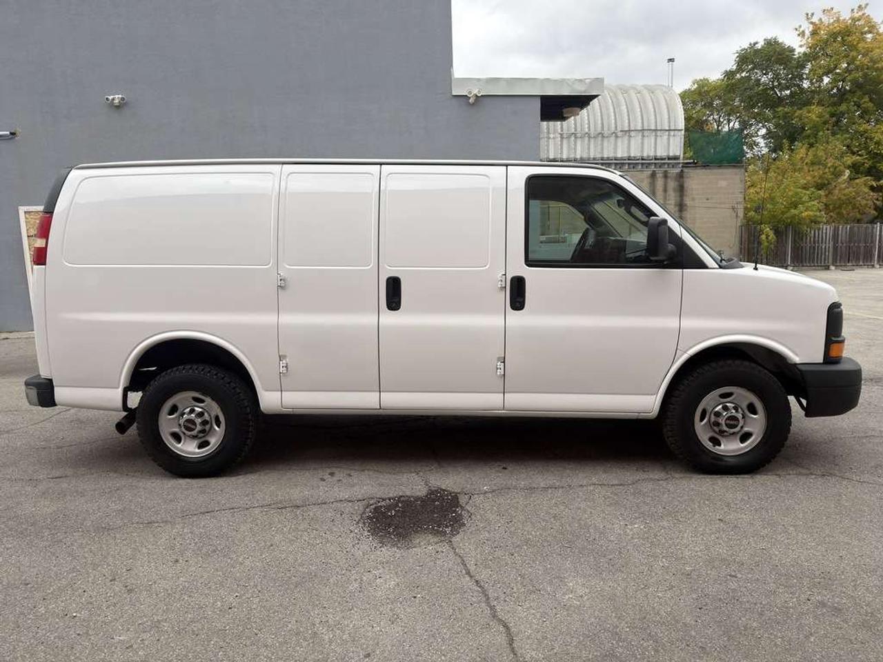 2017 GMC Savana Van 2500 /3/4 TON  !!!!! SOLD SOLD SOLD !!!! Photo