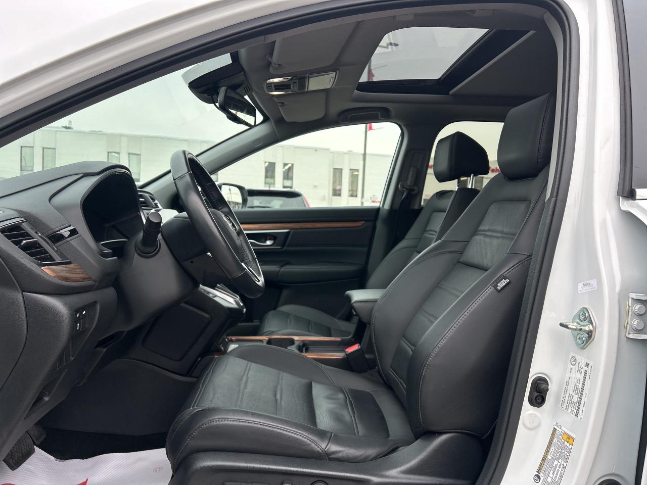 2020 Honda CR-V Touring Leather  Navigation  Sunroof  CarPlay Photo