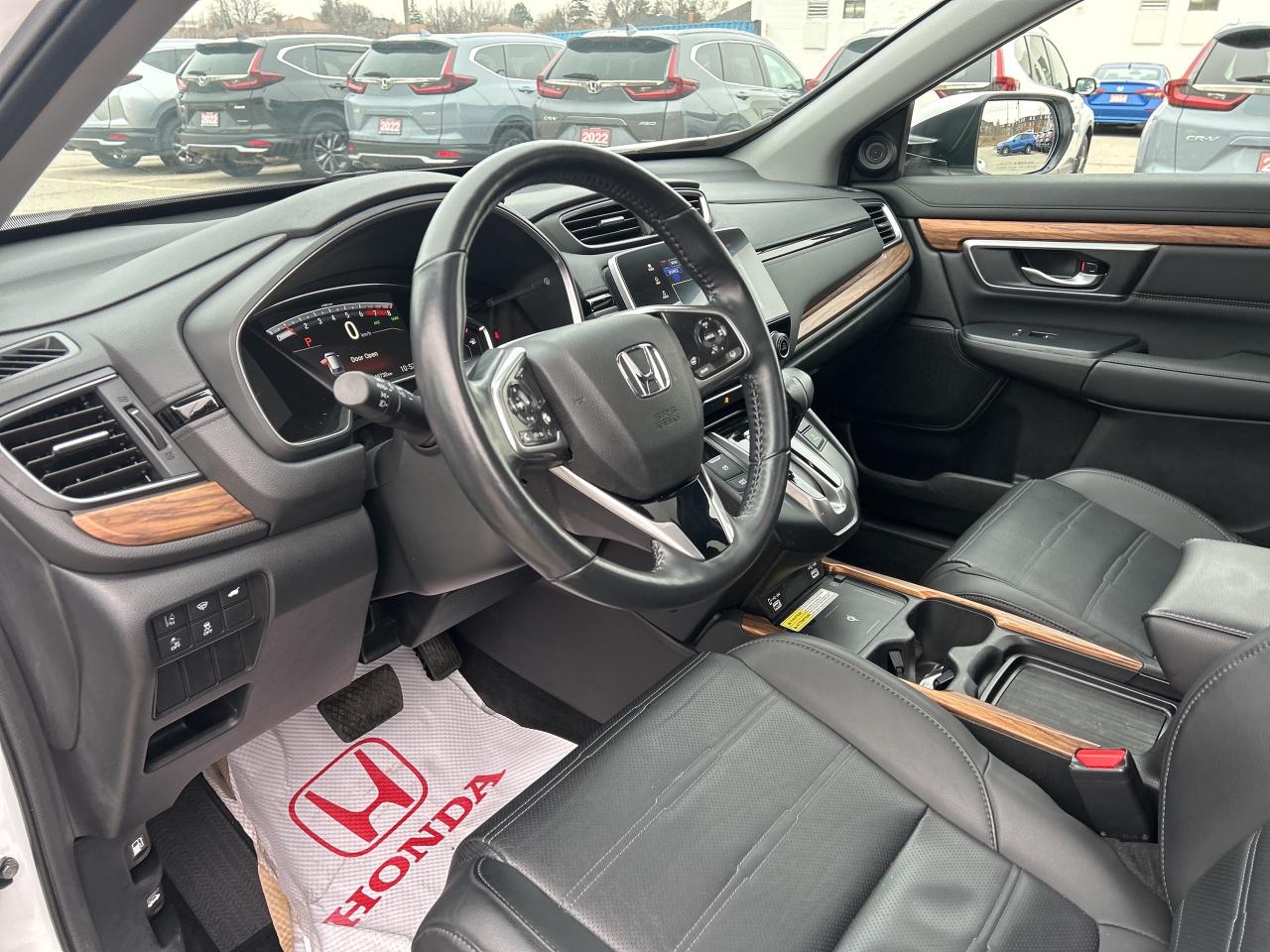 2020 Honda CR-V Touring Leather  Navigation  Sunroof  CarPlay Photo