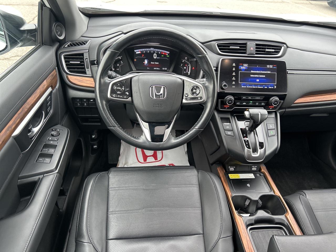 2020 Honda CR-V Touring Leather  Navigation  Sunroof  CarPlay Photo