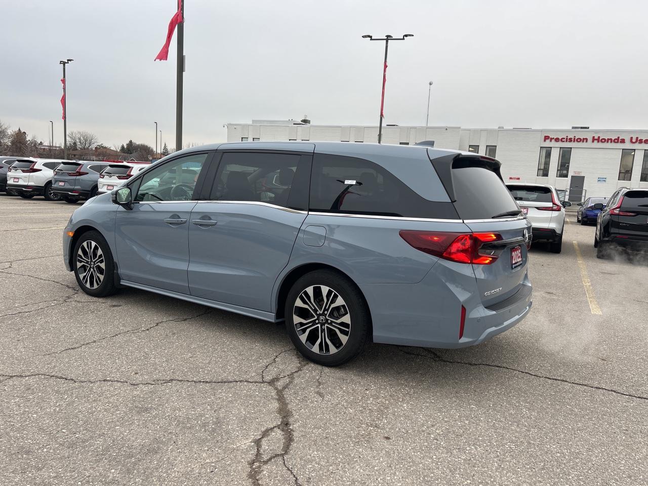2025 Honda Odyssey Touring Leather  Navigation  Sunroof  CarPlay Photo
