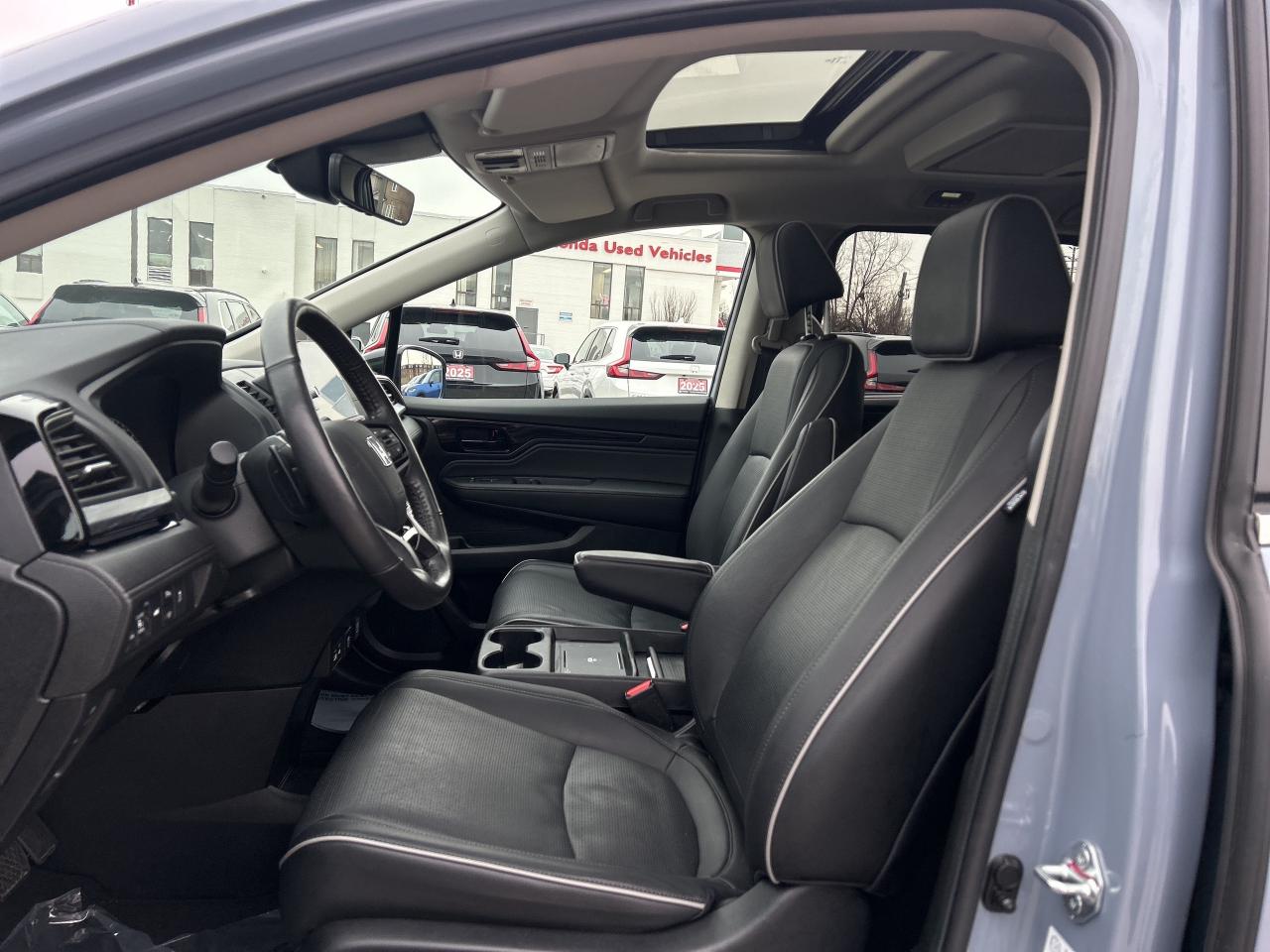 2025 Honda Odyssey Touring Leather  Navigation  Sunroof  CarPlay Photo