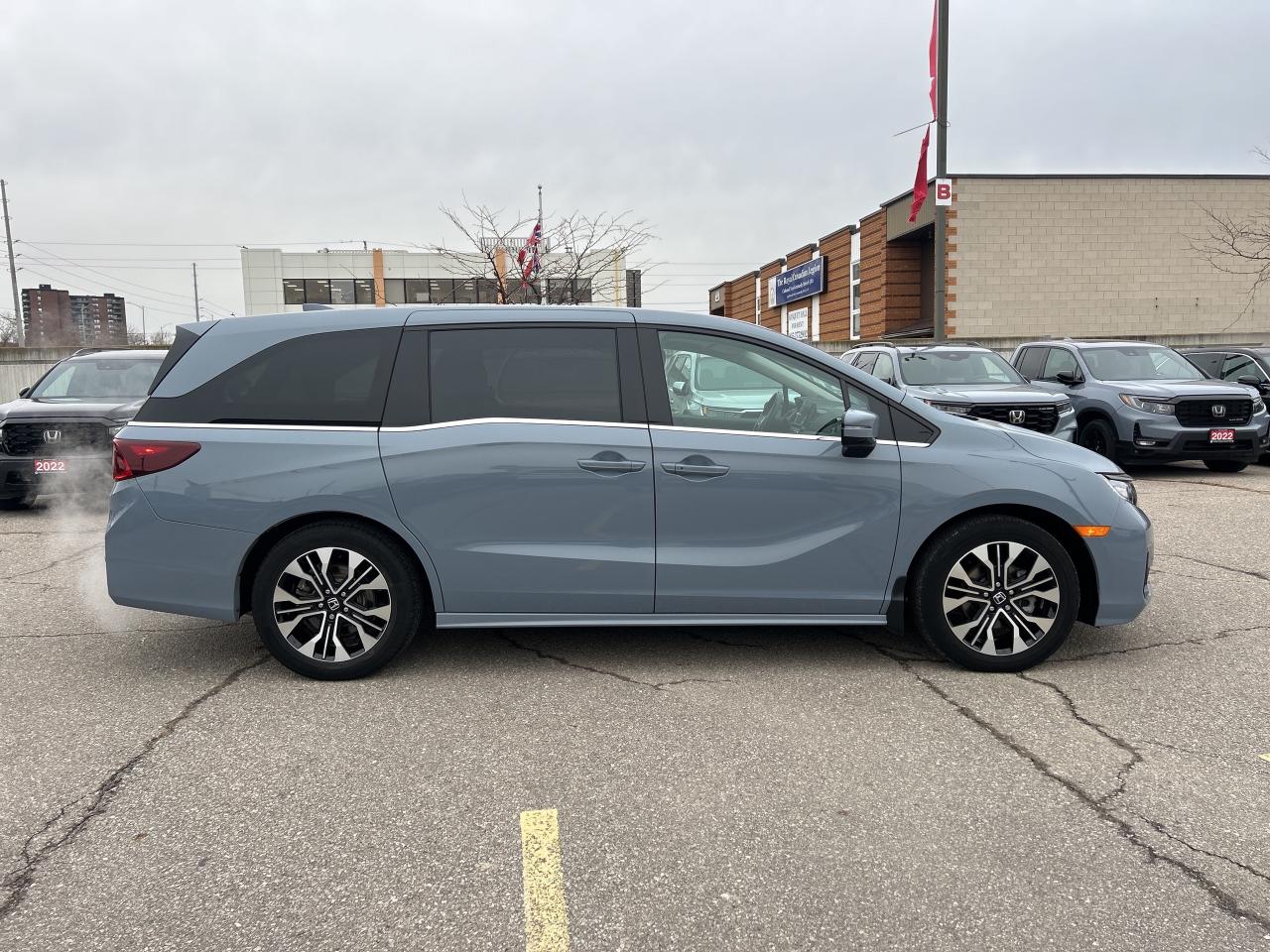 2025 Honda Odyssey Touring Leather  Navigation  Sunroof  CarPlay Photo