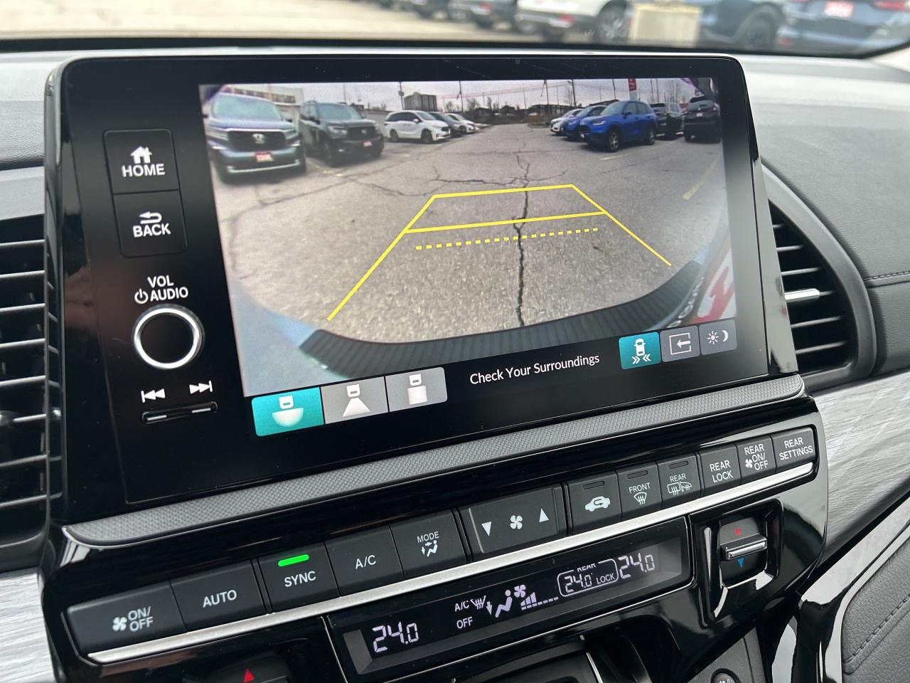 2025 Honda Odyssey Touring Leather  Navigation  Sunroof  CarPlay Photo