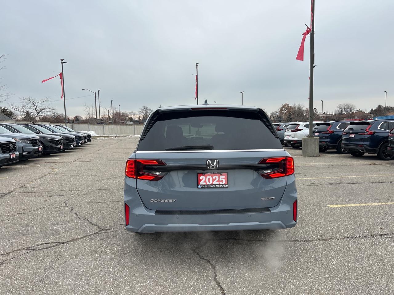 2025 Honda Odyssey Touring Leather  Navigation  Sunroof  CarPlay Photo