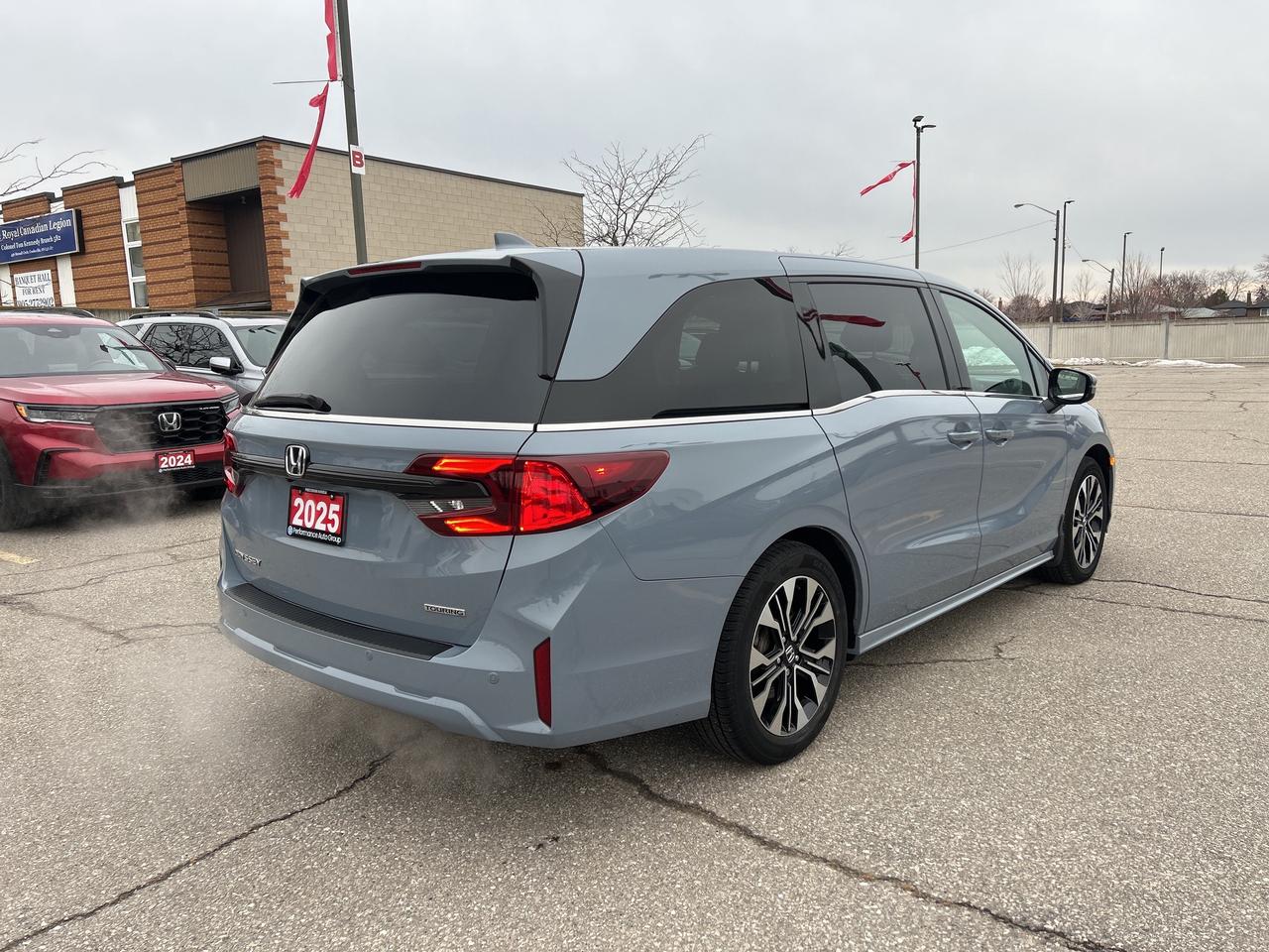 2025 Honda Odyssey Touring Leather  Navigation  Sunroof  CarPlay Photo