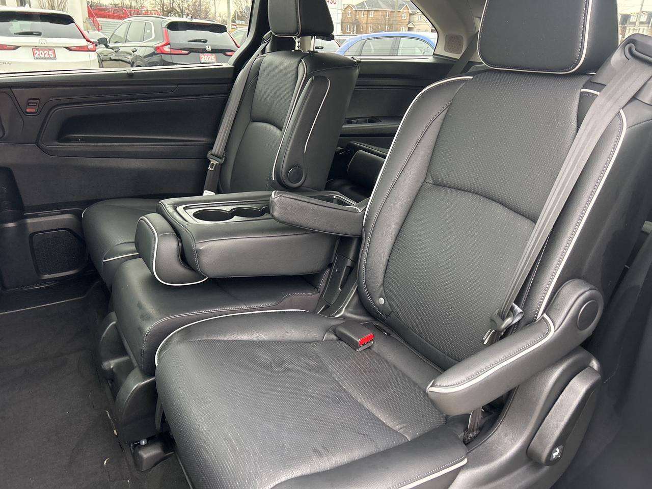 2025 Honda Odyssey Touring Leather  Navigation  Sunroof  CarPlay Photo